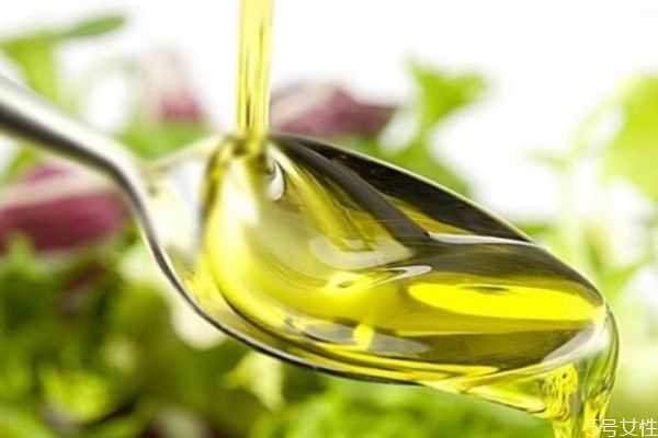 每天擦茶油在脸上有什么效果？茶油涂脸正确方法