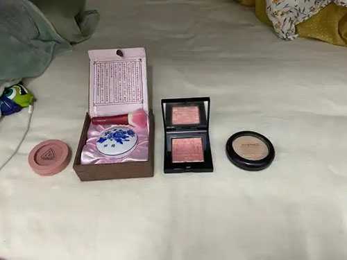 腮红能用洗面奶洗掉吗?腮红怎么卸 腮红能用洗面奶洗掉吗?腮红怎么卸