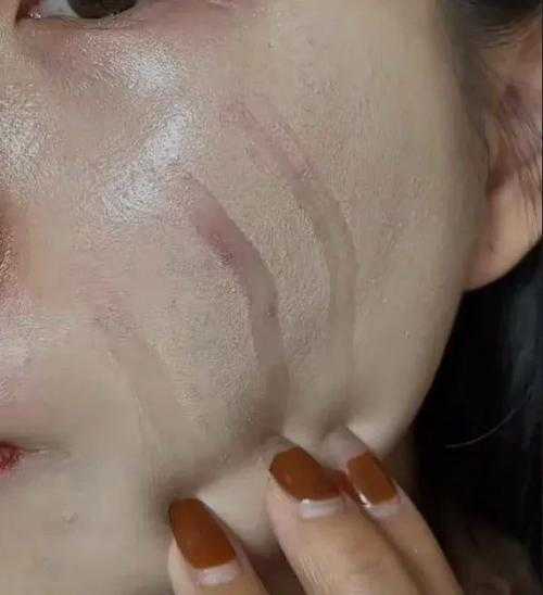 化妆浮粉脱妆怎么办？容易浮粉脱妆怎么办