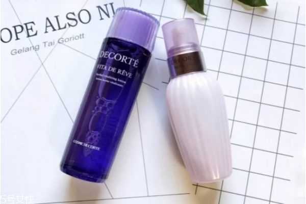 哪款水乳适合痘痘肌肤