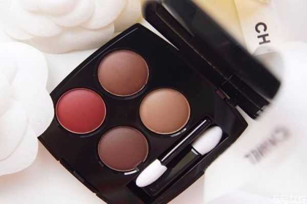 眼影能够当腮红吗?腮红能当眼影吗 眼影能够当腮红吗?腮红能当眼影吗