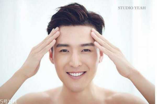 男士遮痘印用什么 有效去痘印的产品推荐