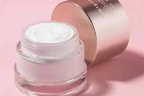 素颜霜和cc霜哪个更好 素颜霜和cc霜哪个更好