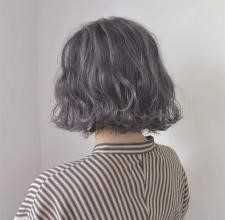 适合60岁女人的发型 适合60岁女人的发型