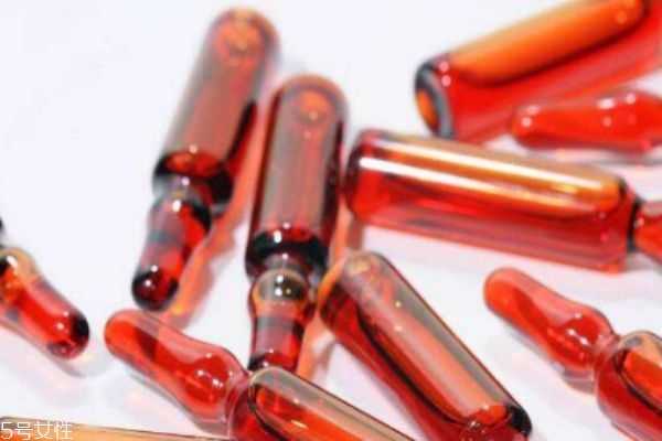 长痘痘能用安瓶吗 长痘痘能用安瓶吗