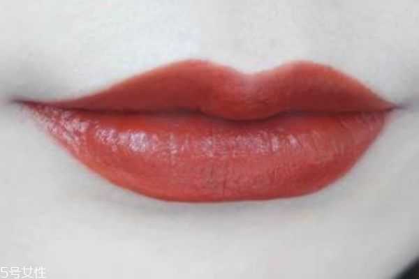 枫叶色口红显白吗？枫叶红口红适合人群