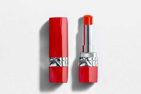 口红用完了怎么把剩下的部分推出来