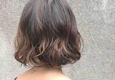 齐肩卷发图片2024最新款女生 齐肩卷发图片2024最新款女生