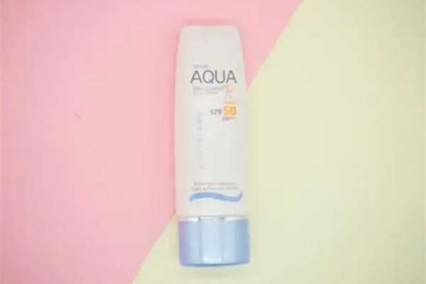 防晒霜和防晒喷雾哪个效果比较好 防晒霜和防晒喷雾哪个效果比较好