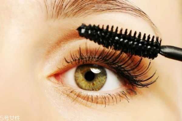 眼部睫毛太短怎么办 最快让眼睫毛变长的方法