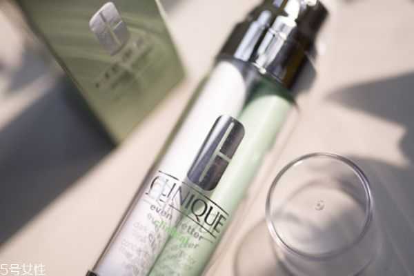 倩碧双管淡斑精华搓泥