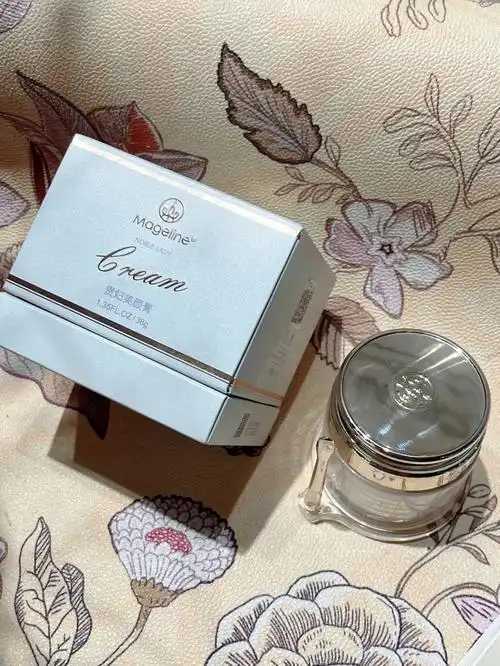 男士用修颜霜还是素颜霜比较好