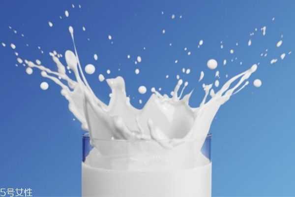 纯牛奶面膜的做法 牛奶面膜适合肌肤