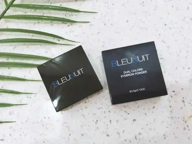 如何防止眉粉在皮肤上晕染