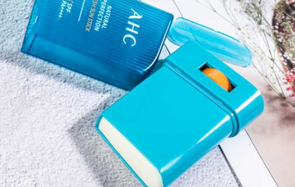 ahc防晒棒好用吗？ahc防晒棒油吗