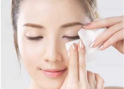 眼影怎么卸干净又彻底 眼影怎么卸干净又彻底
