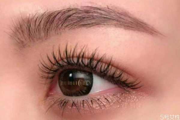 假睫毛会导致眼皮松吗