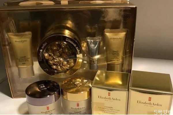 雅顿金胶和小棕瓶能一起用吗？雅顿时空胶囊和小棕瓶对比