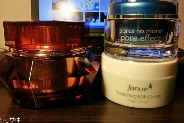 精华霜和精华液的区别