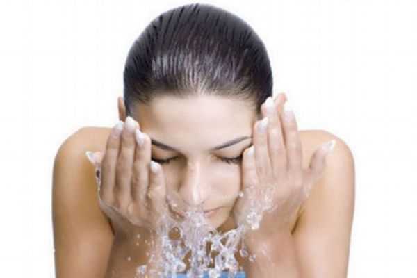 一天该洗几次脸