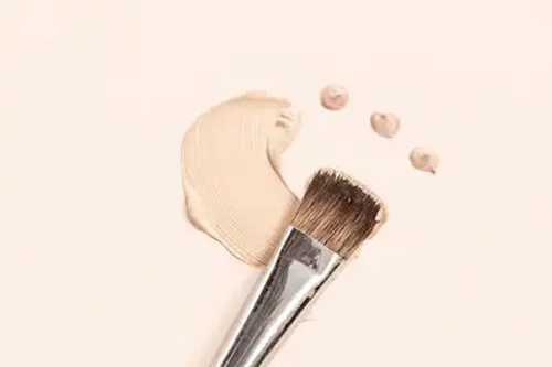 粉底霜会闷痘吗