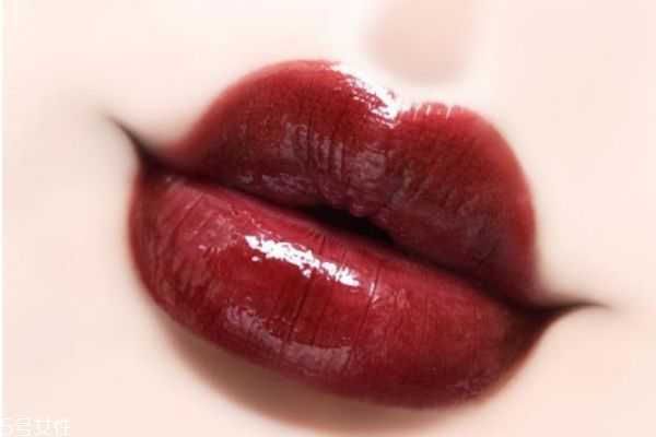 葡萄色系的口红有哪些？葡萄色口红适合黄皮吗