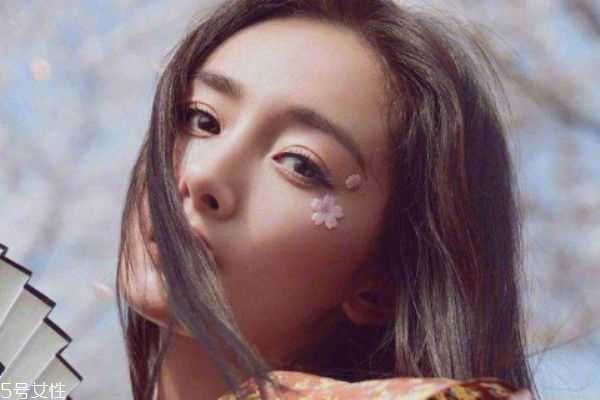 樱花妆怎么画 樱花妆怎么画