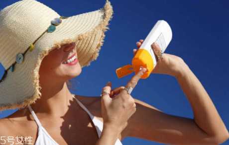 夏天怎么不被晒黑?坚持这4点就够了 夏天怎么不被晒黑?坚持这4点就够了