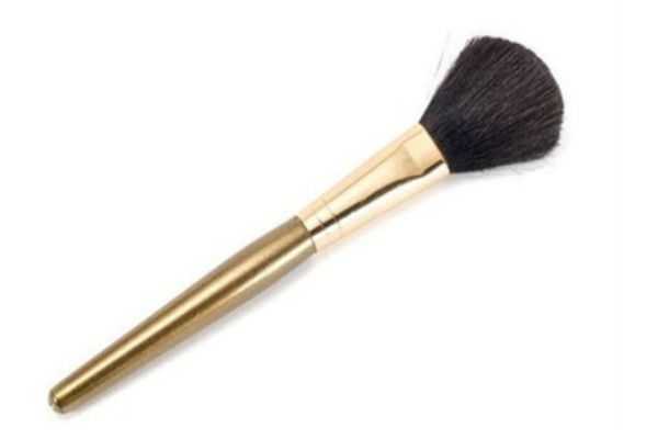 散粉用刷子和粉扑有什么区别?用刷子和粉扑各自的优缺点 散粉用刷子和粉扑有什么区别?用刷子和粉扑各自的优缺点