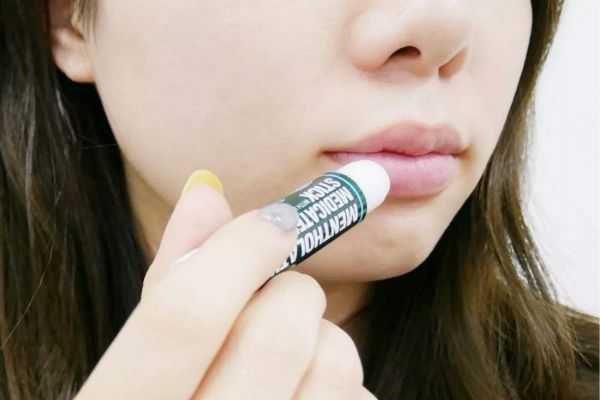 开架润唇膏哪个牌子好 大干唇的超润开架护唇膏推荐