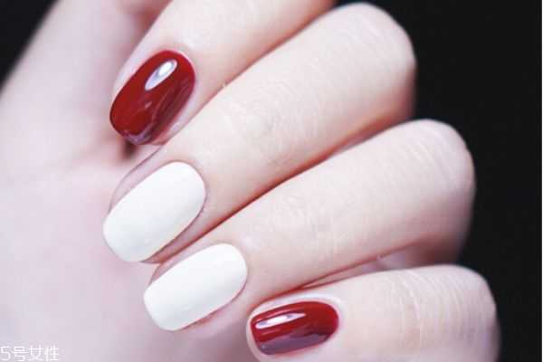 酒红反法式美甲教程 红色毛呢美甲教程
