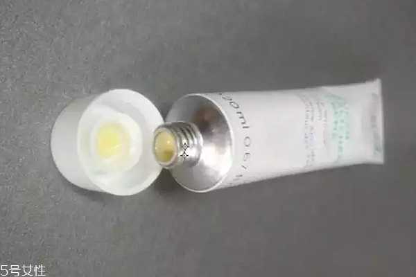 安娜柏林眼霜有封口吗