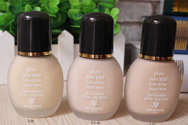 希思黎植物轻柔粉底液