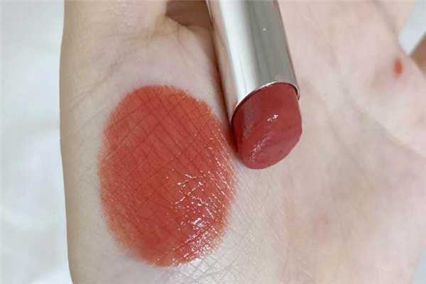 迪奥524适合素颜涂吗？迪奥524口红颜色好看吗