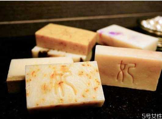 手工皂能不能洗脸?手工皂洗脸对皮肤好吗 手工皂能不能洗脸?手工皂洗脸对皮肤好吗