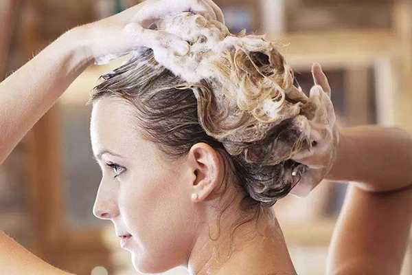 玫瑰果油护发的使用方法 玫瑰果油护发的使用方法