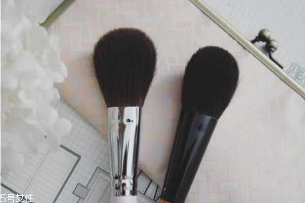 什么牌子的腮红刷好？好用的腮红刷推荐