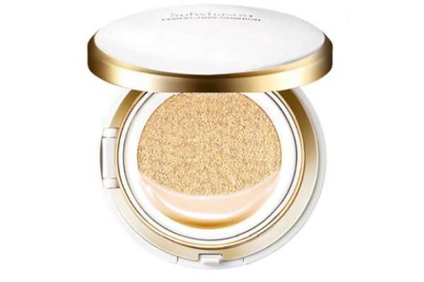 先打气垫还是粉底？先用粉底还是先用气垫