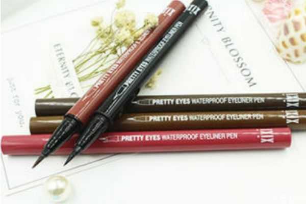 肤色暗黄适合用棕色眼线笔吗?眼线笔买黑色还是棕色 肤色暗黄适合用棕色眼线笔吗?眼线笔买黑色还是棕色