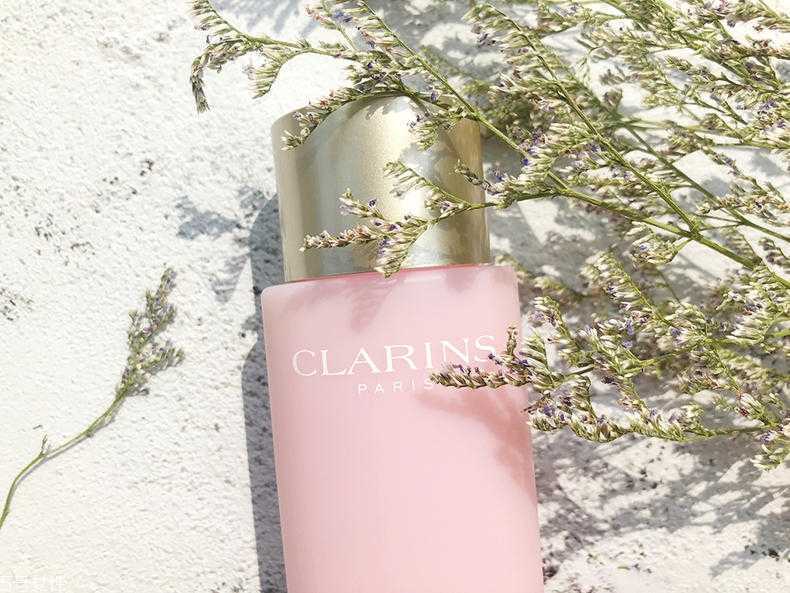 娇韵诗青春赋活系列适合年龄 25岁以上轻龄肌