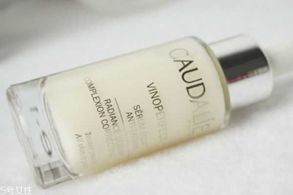 欧缇丽淡斑精华好用吗 欧缇丽淡斑精华好用吗
