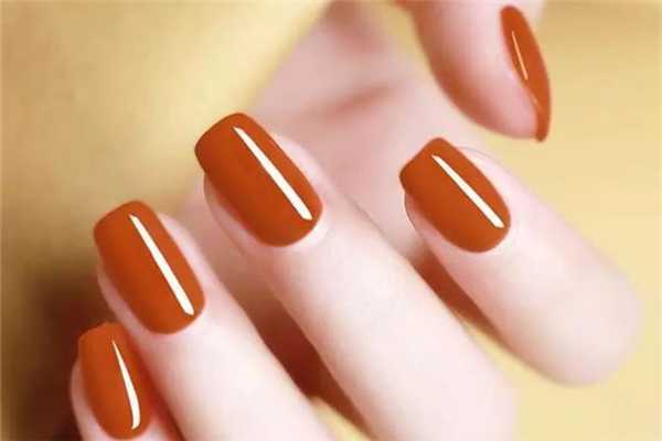 美甲会晒黑手吗 美甲用什么灯比较好