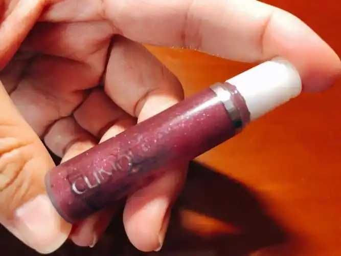 染唇液含有香精吗