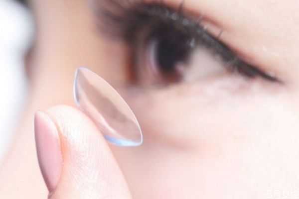 新手如何选美瞳？第一次买美瞳怎么挑选