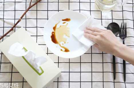 一次性洗脸巾好还是毛巾好