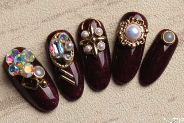 光疗美甲一般多少钱？光疗美甲怎么做