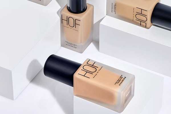 粉底液要涂全脸吗 粉底液要涂全脸吗