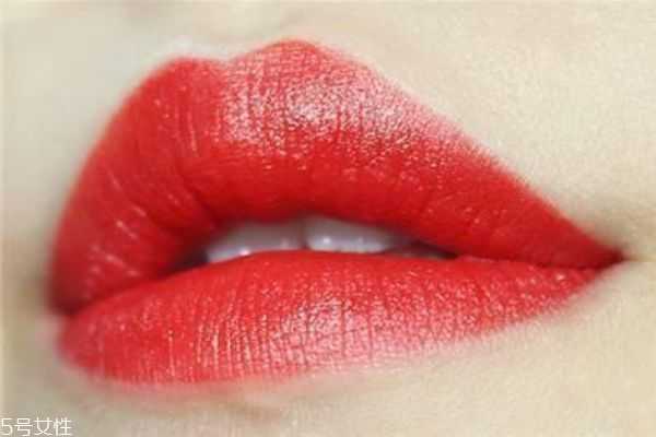 50岁适合涂什么颜色口红？适合妈妈辈的口红颜色