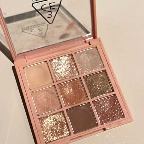 3ce眼影盘哪个色号最火?overtake绝对是上上之选 3ce眼影盘哪个色号最火?overtake绝对是上上之选