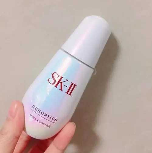 美白淡斑精华液哪个牌子比较好